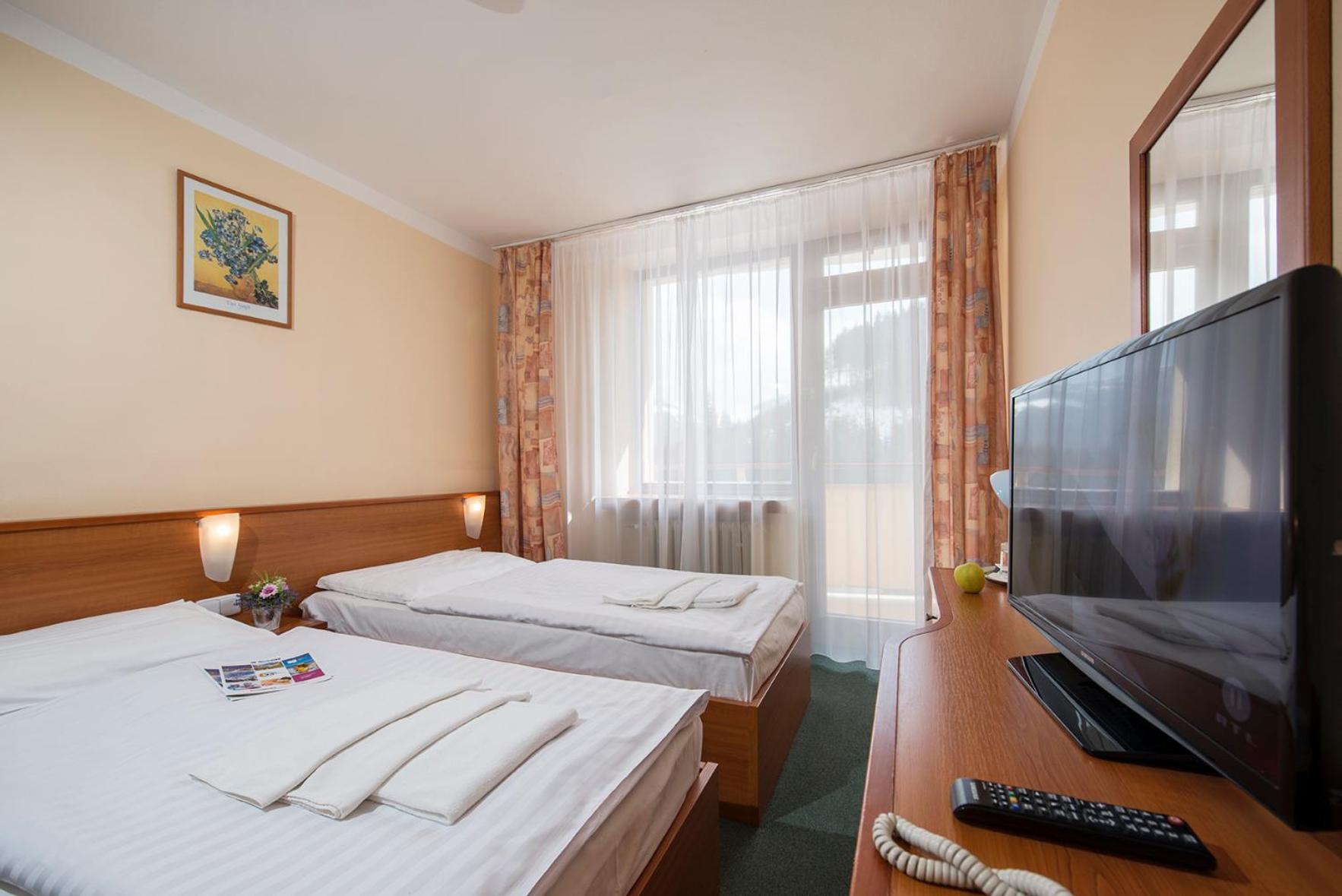 Hotel Sorea Snp เดมานอฟสกา โดลินา ภายนอก รูปภาพ